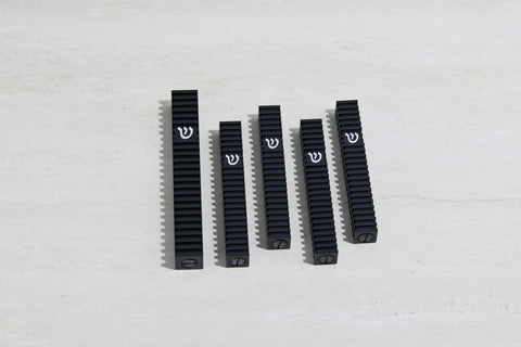 סט בתי מזוזה ריבוע מחורץ בסגנון Grooved (ללא נקודות)