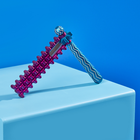 רעשן מסוגנן לפורים Waffle סגול